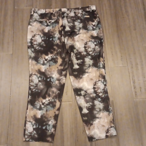 Unique pants. - Picture 2 of 3